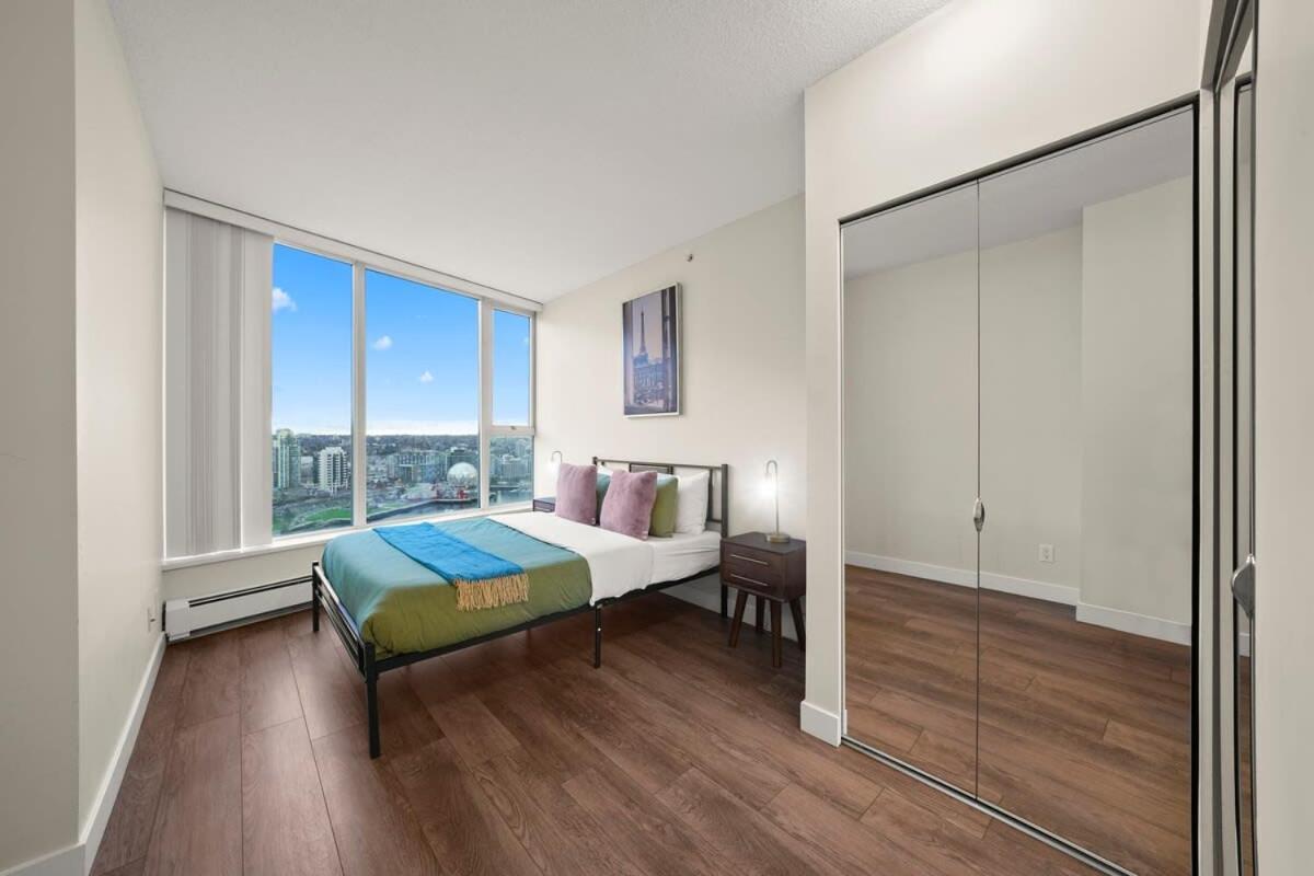Dazzling Condo By Stadium Downtown With Free Parking Vancouver Eksteriør bilde