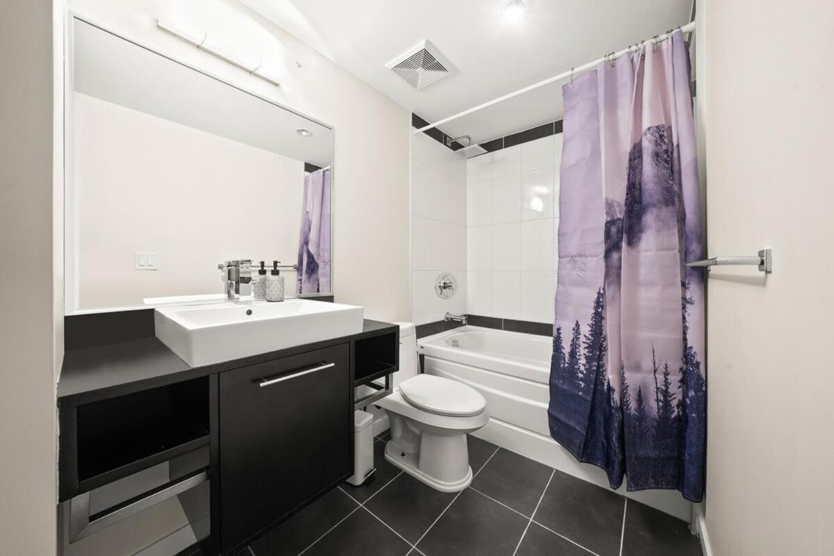 Dazzling Condo By Stadium Downtown With Free Parking Vancouver Eksteriør bilde