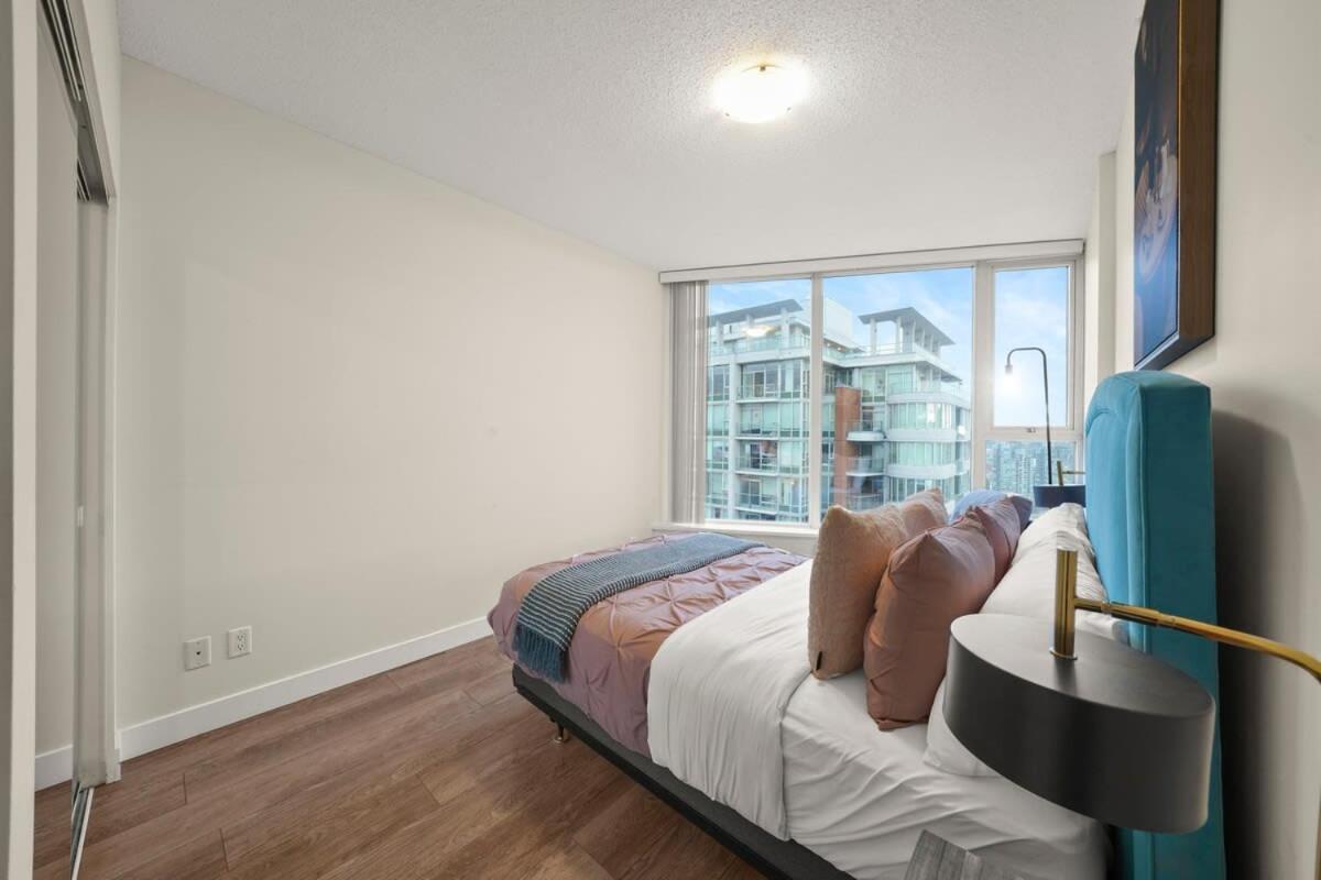 Dazzling Condo By Stadium Downtown With Free Parking Vancouver Eksteriør bilde