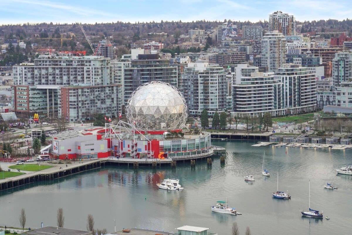Dazzling Condo By Stadium Downtown With Free Parking Vancouver Eksteriør bilde